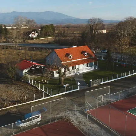 Apartment Tennis Home-pozar, Piperia!